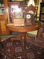 Oak Round Table